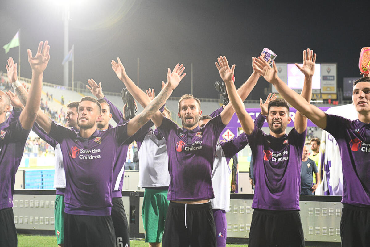 (VIDEO): il coro per Davide Astori sotto la Curva Fiesole - Firenze, stadio Artemio Franchi, 26.08.2018, Fiorentina-Chievo, Foto Fiorenzo Sernacchioli. Copyright Labaroviola.com, Pezzella