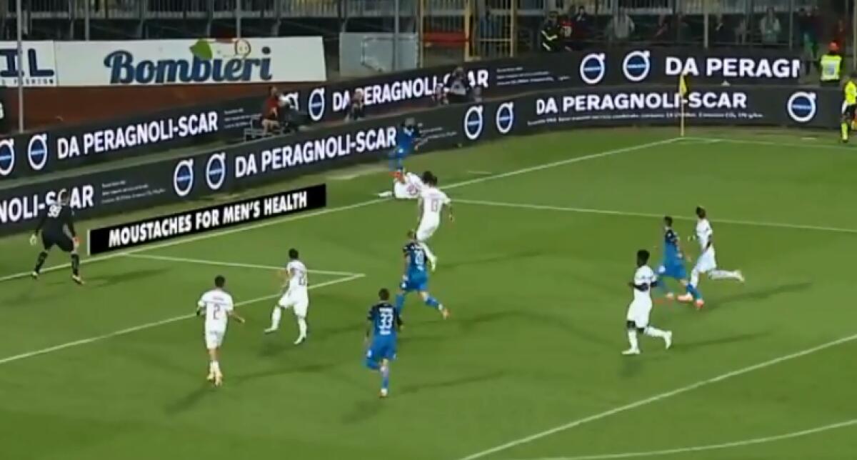 Và o non VAR? Rigore di polpastrello per l'Inter, ma niente rigore contro il Milan - 