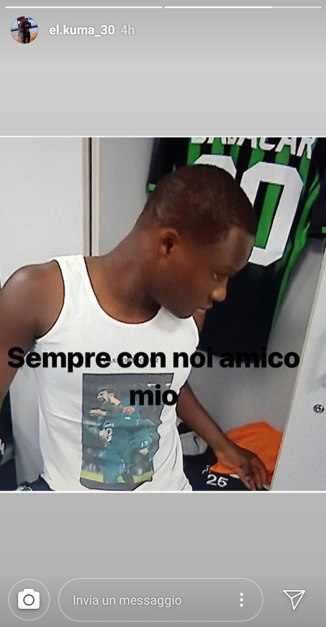 Babacar nello spogliatoio dello Juventus Stadium con la maglia di Astori: "Per sempre con noi"
