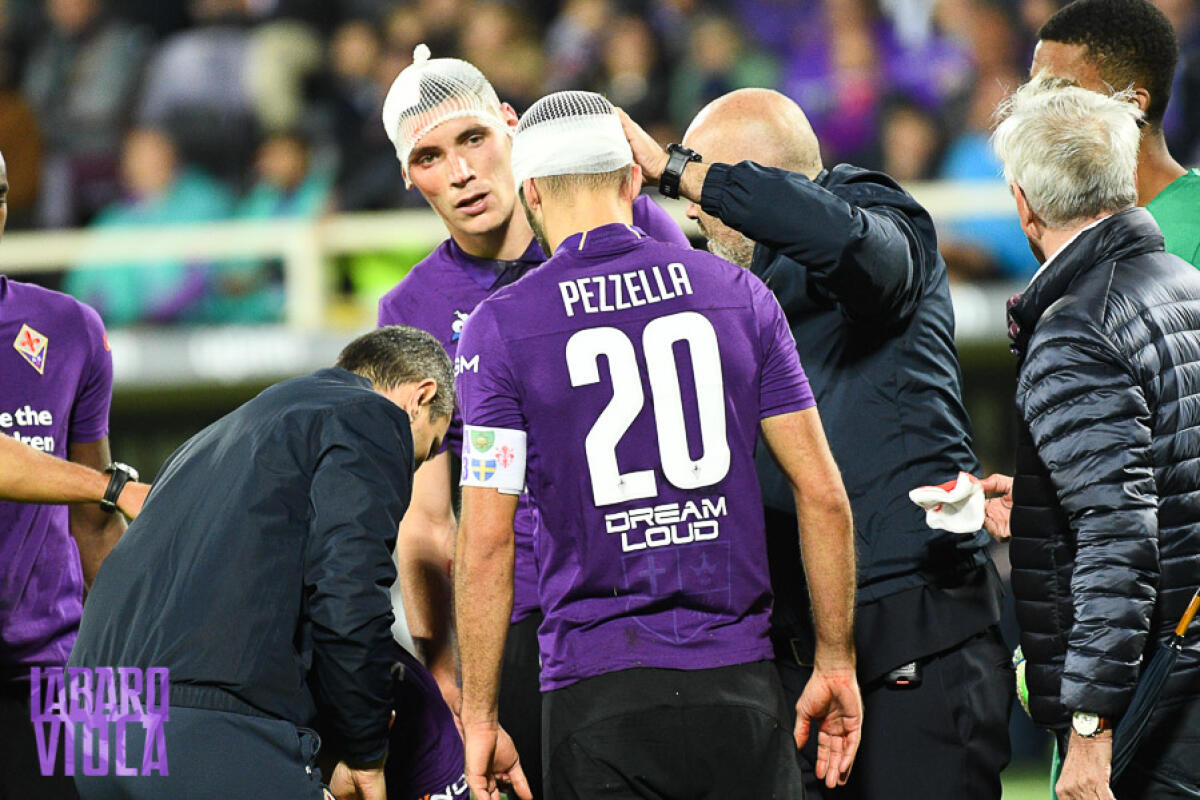 Tuttosport: le condizioni di Milenkovc e Pezzella dopo lo scontro. Contro il Torino... - Firenze, stadio Artemio Franchi, 21.10.2018, Fiorentina-Cagliari, Foto Fiorenzo Sernacchioli. Copyright Labaroviola.com, Pezzella