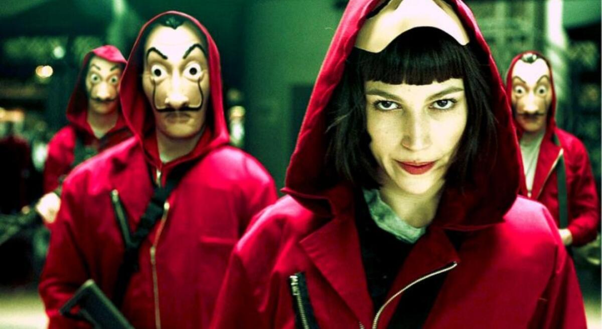 Halloween viola, i giocatori della Fiorentina si travestano da "Casa de Papel" e cantano Bella Ciao - 