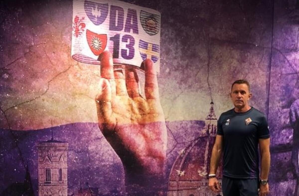 Il tunnel di ingresso al campo dedicato ad Astori. Ecco la parete emozionante per il capitano viola - 