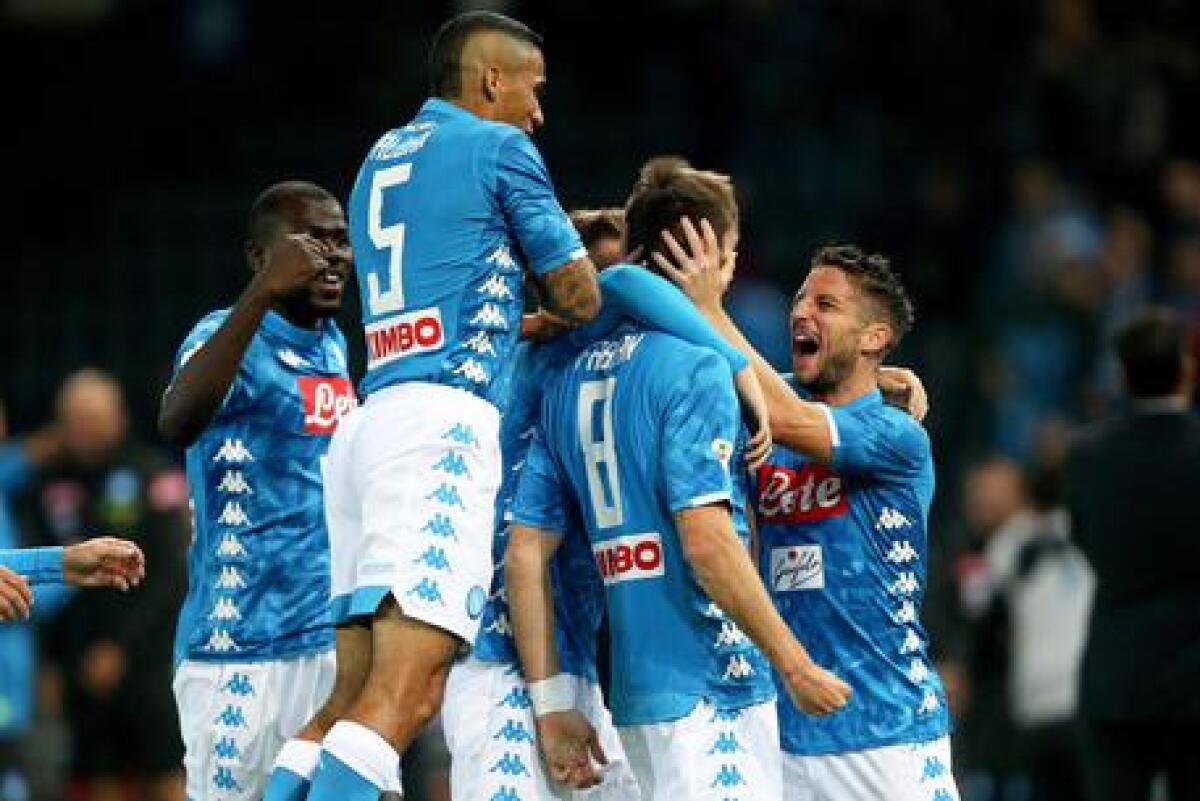 Una buona Udinese viene schiantata dal Napoli in casa 0-3 - Napoli's Fabian Ruiz (II from R) celebrates with teammates after scoring the 1-0 goal during the Italian Serie A soccer match Udinese Calcio vs Napoli FC at Friuli stadium in Udine, Italy, 20 October 2018. ANSA/STEFANO LANCIA