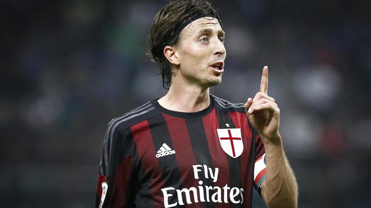 Montolivo che fallimento al Milan, Gattuso lo snobba anche in allenamento. Gioca in Primavera - 