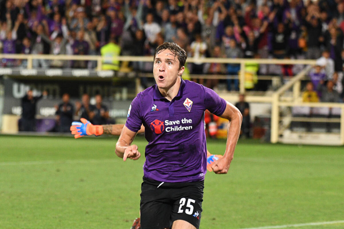 Striscione in difesa di Chiesa: "Non ti curare di loro ma guarda e passa" - Firenze, stadio Artemio Franchi, 26.08.2018, Fiorentina-Chievo, Foto Fiorenzo Sernacchioli. Copyright Labaroviola.com, Chiesa