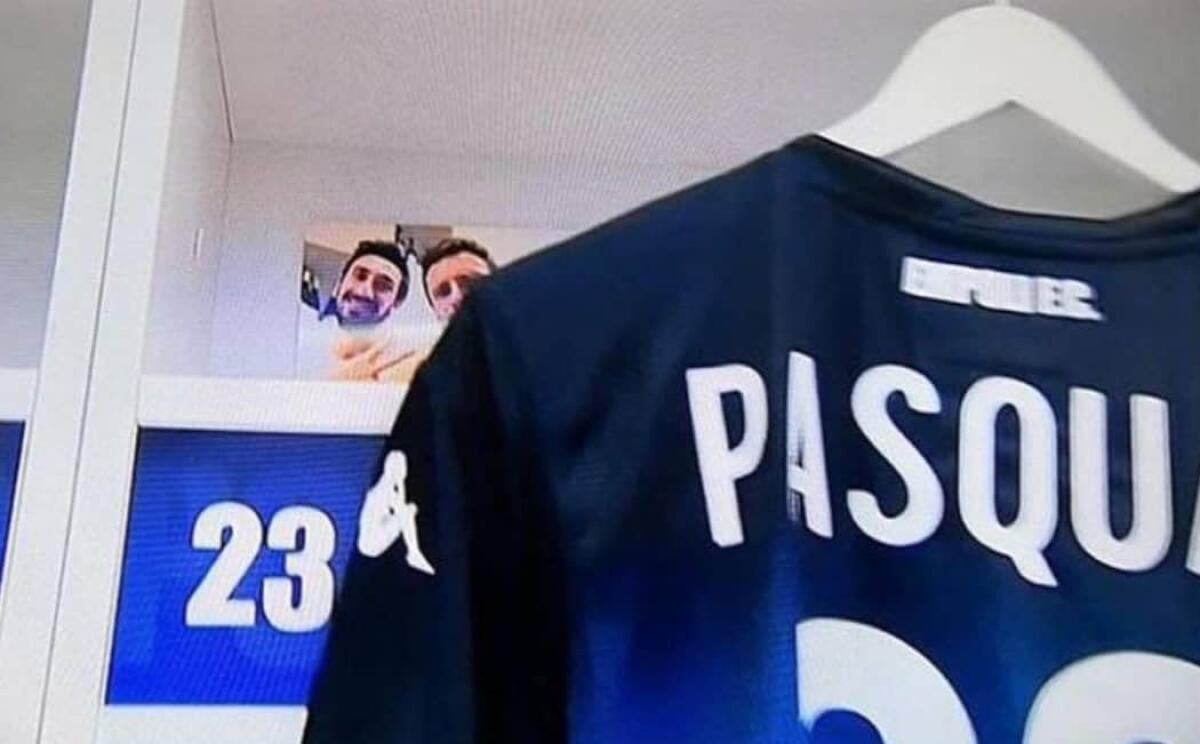 FOTO: Astori sempre al fianco di Pasqual. La foto di Davide nello spogliatoio dell'Empoli - 