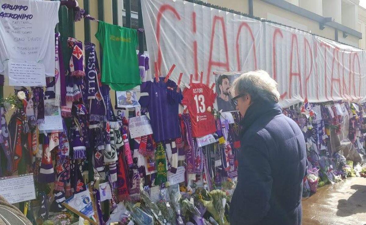 Corriere Fiorentino, oggi Andrea Della Valle in tribuna con la famiglia di Astori - Copyright Labaroviola.com