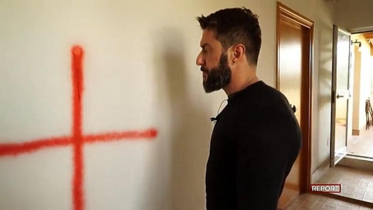 Hanno provato a incendiare la casa del giornalista di Report che indaga su Juventus e 'ndrangheta - 