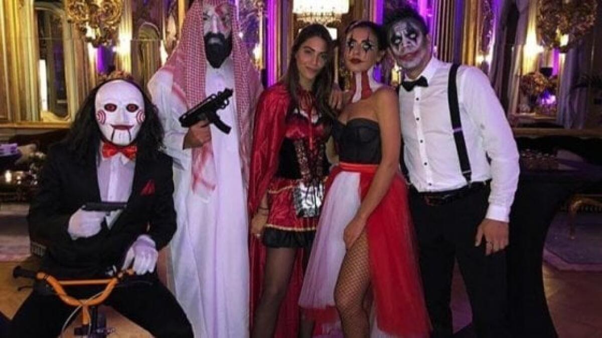 Pezzzella si traveste da terrorista islamico. Bufera incredibile sui social - 