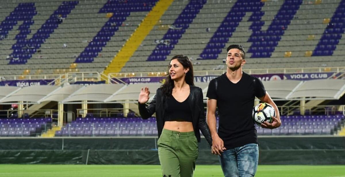 Un tifoso viola critica Simeone, la fidanzata Giulia: "Incitatelo invece di criticarlo" - 