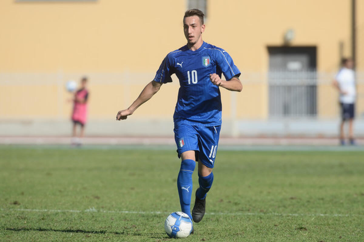Castrovilli ieri titolare nell'under 21 azzurra dichiara: "Voglio meritarmi la viola.." - 