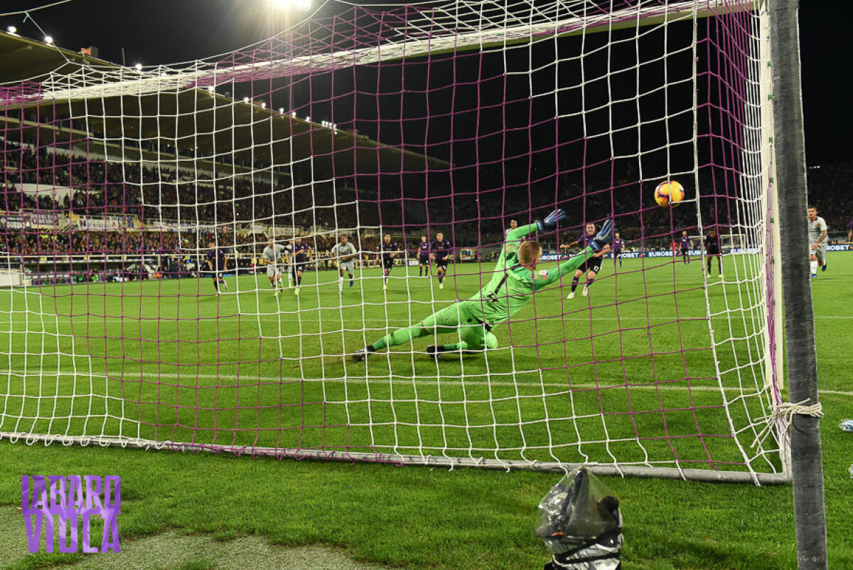 Moviola: rigore per la Fiorentina? Seguito il protocollo Var. Manca un rosso alla Roma - Firenze, stadio Artemio Franchi, 3.11.2018, Fiorentina-Roma, Foto Fiorenzo Sernacchioli. Copyright Labaroviola.com