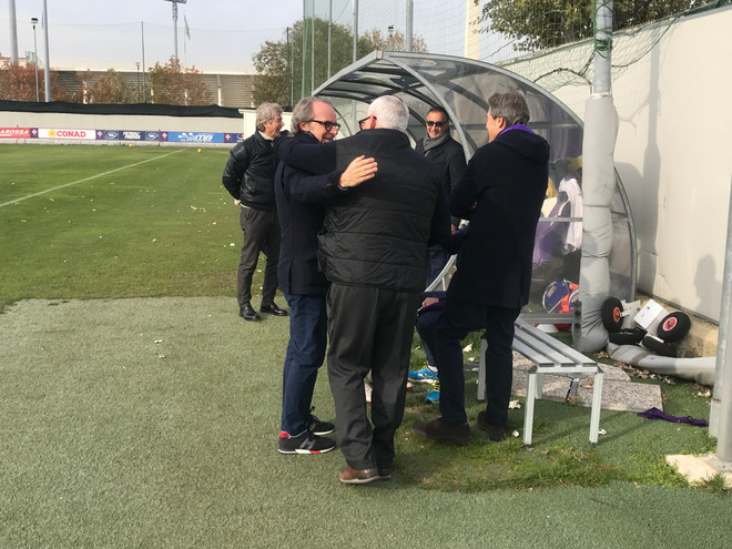 Della Valle al centro sportivo, abbracci con Corvino, faccia a faccia con Pioli e Biraghi. Le foto