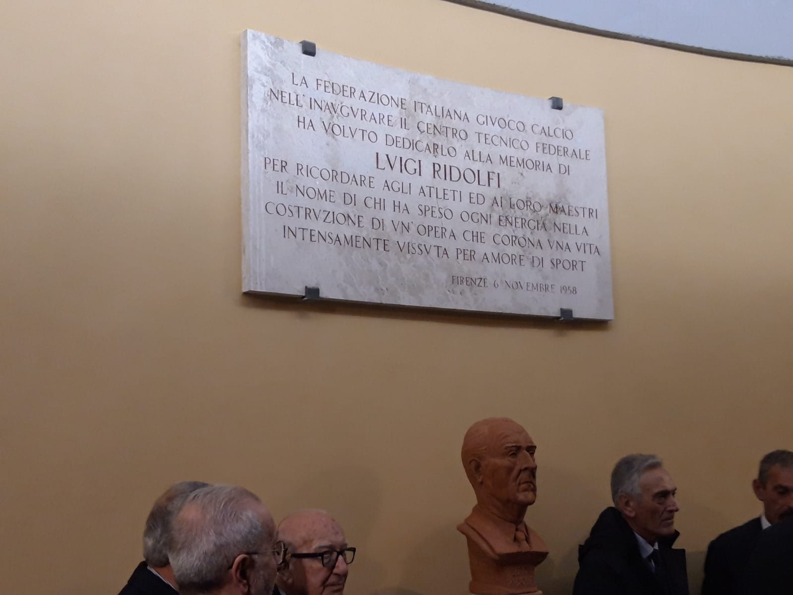 La targa dedicata a Ridolfi