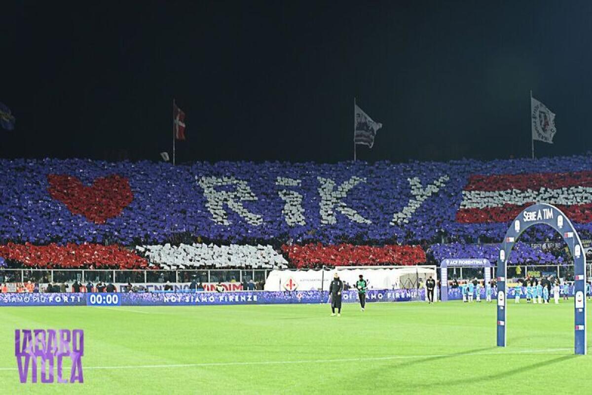 Vergogna Rai, il Tg1 ha censurato la coreografia in onore di Riccardo Magherini. La vicenda - Firenze, stadio Artemio Franchi, 1.12.2018, Fiorentina-Juventus, Foto Fiorenzo Sernacchioli. Copyright Labaroviola.com, Coerografia Curva Fiesole