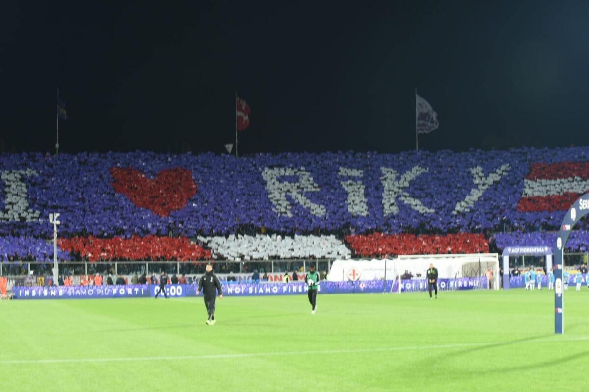 (FOTO) La Curva Fiesole onora la memoria di Riccardo Magherini, la coreografia è splendida - Firenze, stadio Artemio Franchi, 1.12.2018, Fiorentina-Juventus, Foto Fiorenzo Sernacchioli, Copyright Labaroviola.com