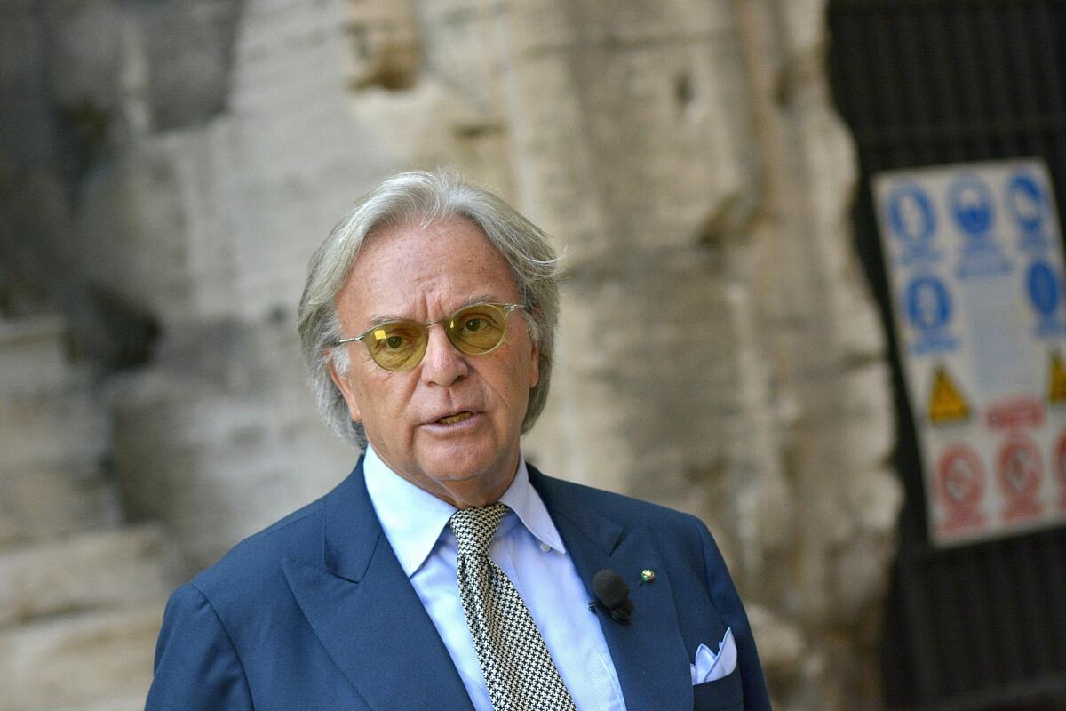 Stadio, i Della Valle restano e sono pronti a investire. I loro capo saldi... - lapresse - diego della valle - Foto Daniele Leone / LaPresse 29-07-2014 Roma, Italia cronaca Diego Della Valle visita il Colosseo, patron della Tod’s, sponsor del restauro. Nella foto: Diego Della Valle  Photo Daniele Leone / LaPresse 29-07-2014 Rome