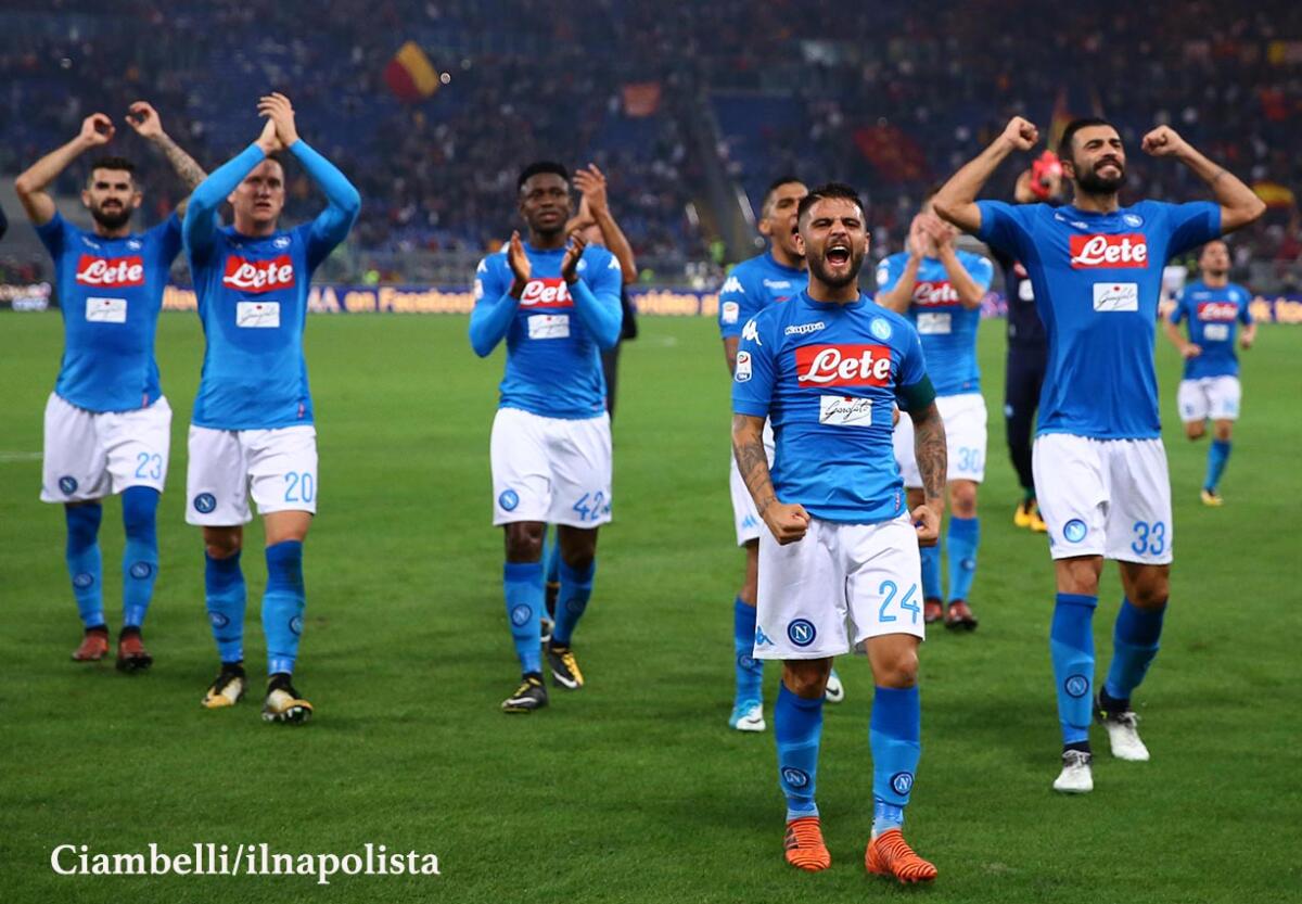 Se stasera i tifosi dell'Atalanta faranno cori contro Napoli la squadra azzurra lascerà il campo - Napoli players celebrating during the Serie A match Roma v Napoli played at Olimpico Stadium in Rome, ITALY - 14/10/2017
Photo Matteo Ciambelli / Sipa Press