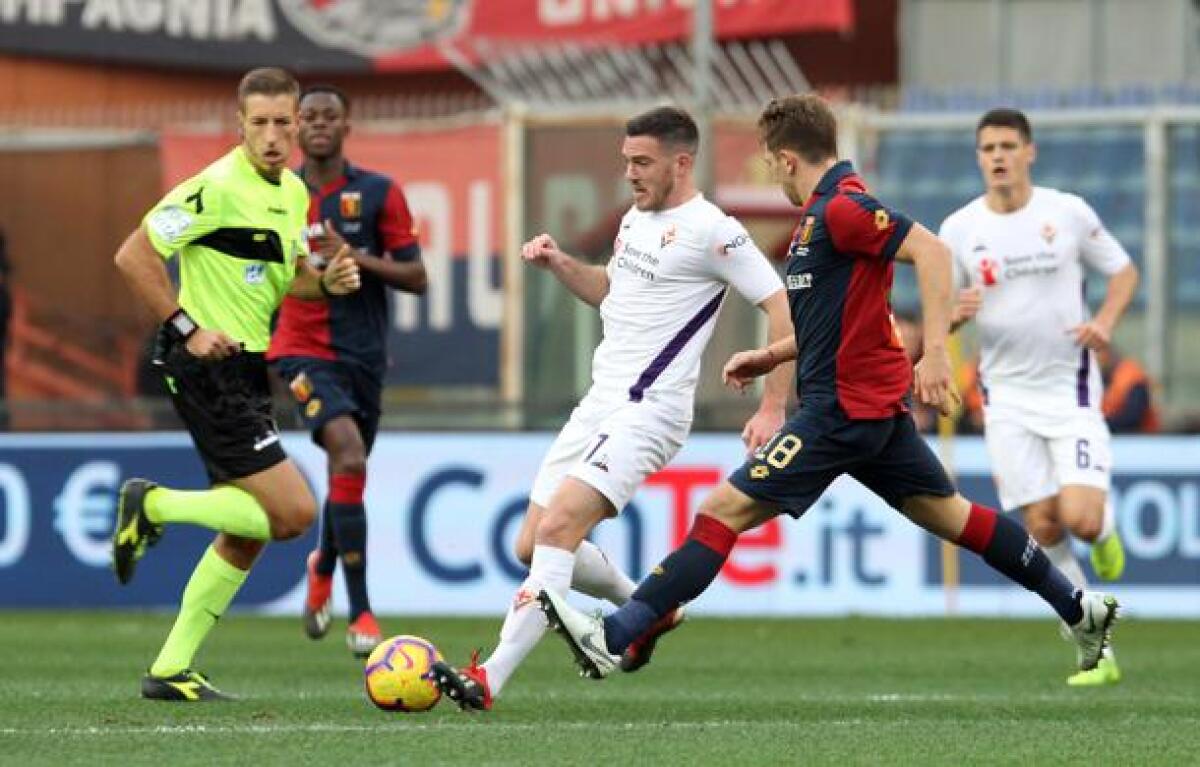 PAGELLE VIOLA: CHIESA E MIRALLAS SUL PALO, SIMEONE ANCORA FLOP - Foto LaPresse - Tano Pecoraro
29 12 2018 Genova - (Italia)
Sport Calcio
Genoa vs Fiorentina
Campionato di Calcio Serie A TIM 2018/2019 - Stadio "Luigi Ferraris"
nella foto: veretout jordan

Photo LaPresse - Tano Pecoraro
29 December 2018 Ci