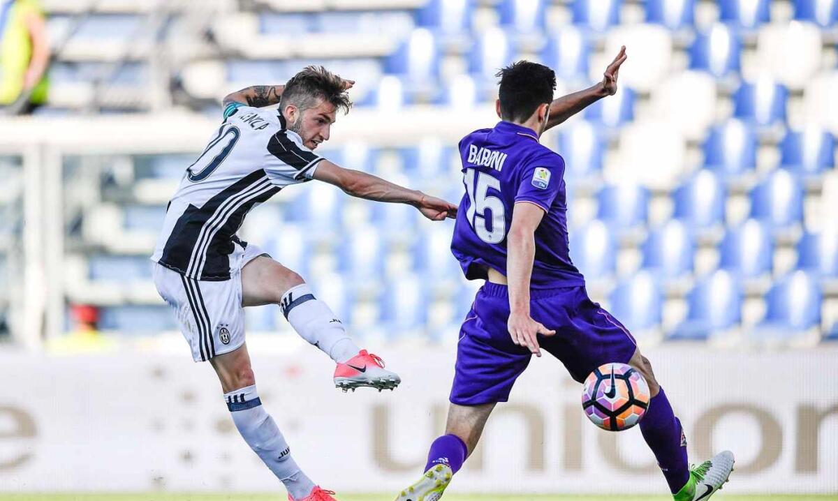 Coppa Italia Primavera: Fiorentina-Juventus 4-3. Ora l'Inter in semifinale - Foto LaPresse - Daniele Badolato
07/06/2017 Reggio Emilia ( Italia )
Sport Calcio
Juventus - Fiorentina
Fase Finale Campionato Primavera  2016 2017 - Stadio "Mapei " Semifinale
Nella foto: Clemenza segna il gol del 1-0

Photo LaPresse - Daniele Badol
