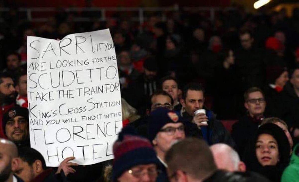 I tifosi dell'Arsenal prendono in giro Sarri citando Firenze e la Fiorentina. L'episodio... - 