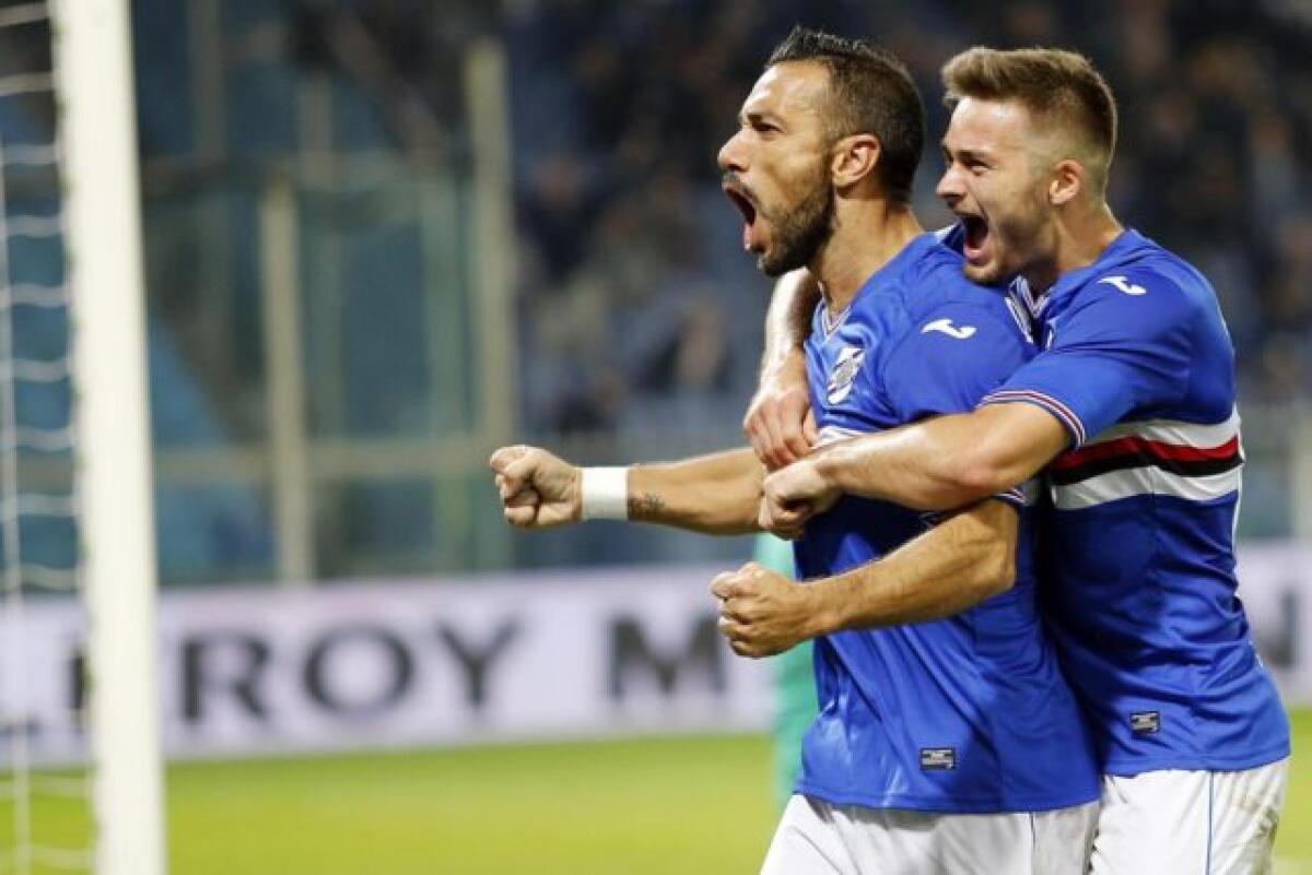 Quagliarella come Batistuta, in rete per 11 partite consecutive. Il rigore regala la gioia al centravanti - 30 10 2016 Genova - (Italia)
Sport Calcio
Sampdoria vs Inter
Campionato di Calcio Serie A TIM 2016/2017 - Stadio "Luigi Ferraris"
nella foto:  quagliarella fabio esulta dopo il gol del 1-0 

Photo LaPresse - Valerio Andreani
30 October 2016