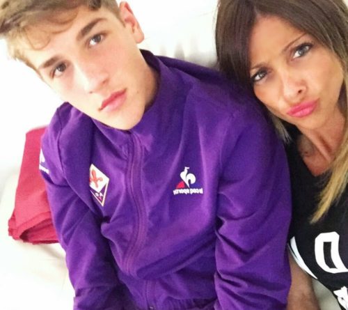 La mamma di Zaniolo conquista il web con le sue foto. E mostra spesso anche la Fiorentina...