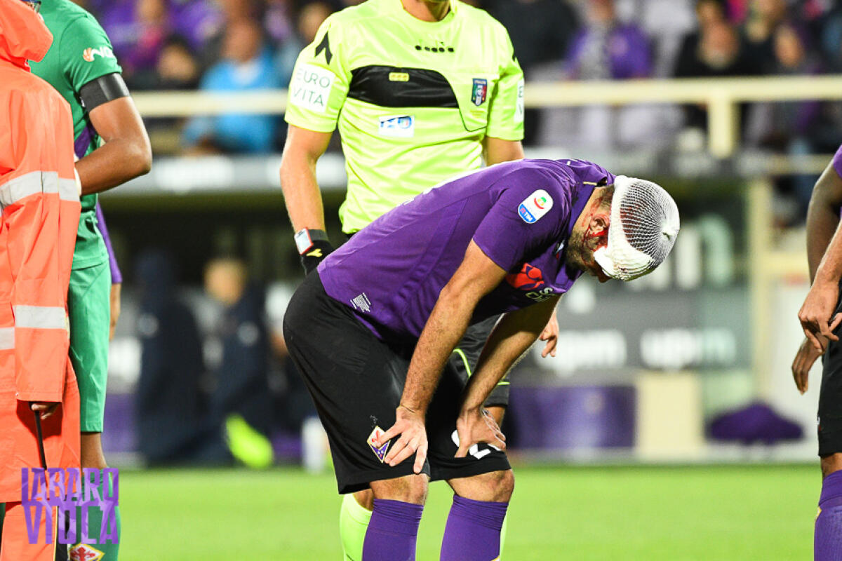 Dott.Gardini(CTO Careggi): "Il legamento di Pezzella non é rotto. Valutiamo l'intervento chirurgico nel caso di.." - Firenze, stadio Artemio Franchi, 21.10.2018, Fiorentina-Cagliari, Foto Fiorenzo Sernacchioli. Copyright Labaroviola.com, Pezzella