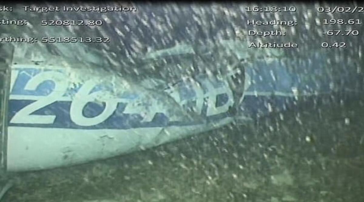 Caso Sala, si vede il corpo di un uomo nell'aereo ritrovato in fondo al mare. Le ultime - 