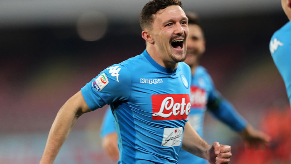 Primo cambio forzato del Napoli al 4', esce Mario Rui ed entra Ghoulam - 