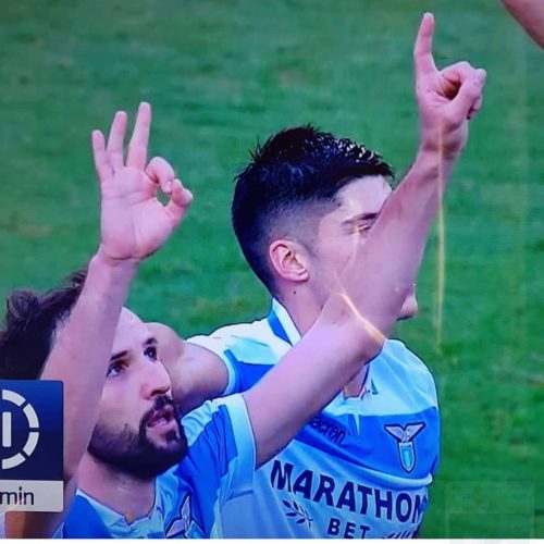 Badelj segna un gol molto importante e lo dedica a Davide Astori (LA FOTO)