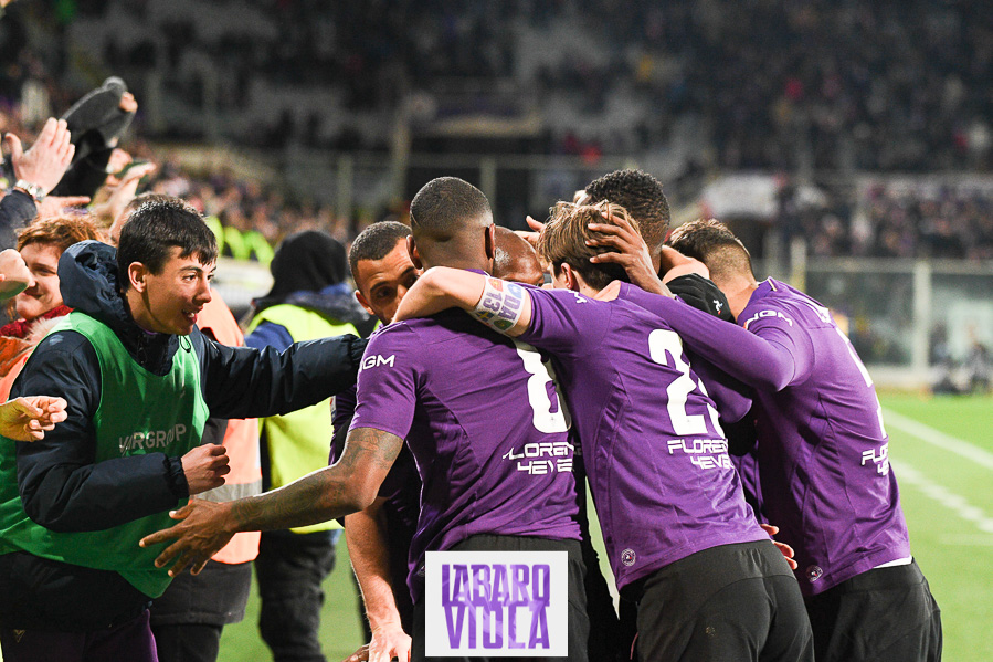 Le migliori foto dell'esultanza e della gioia della Fiorentina sotto la Fiesole a fine gara
