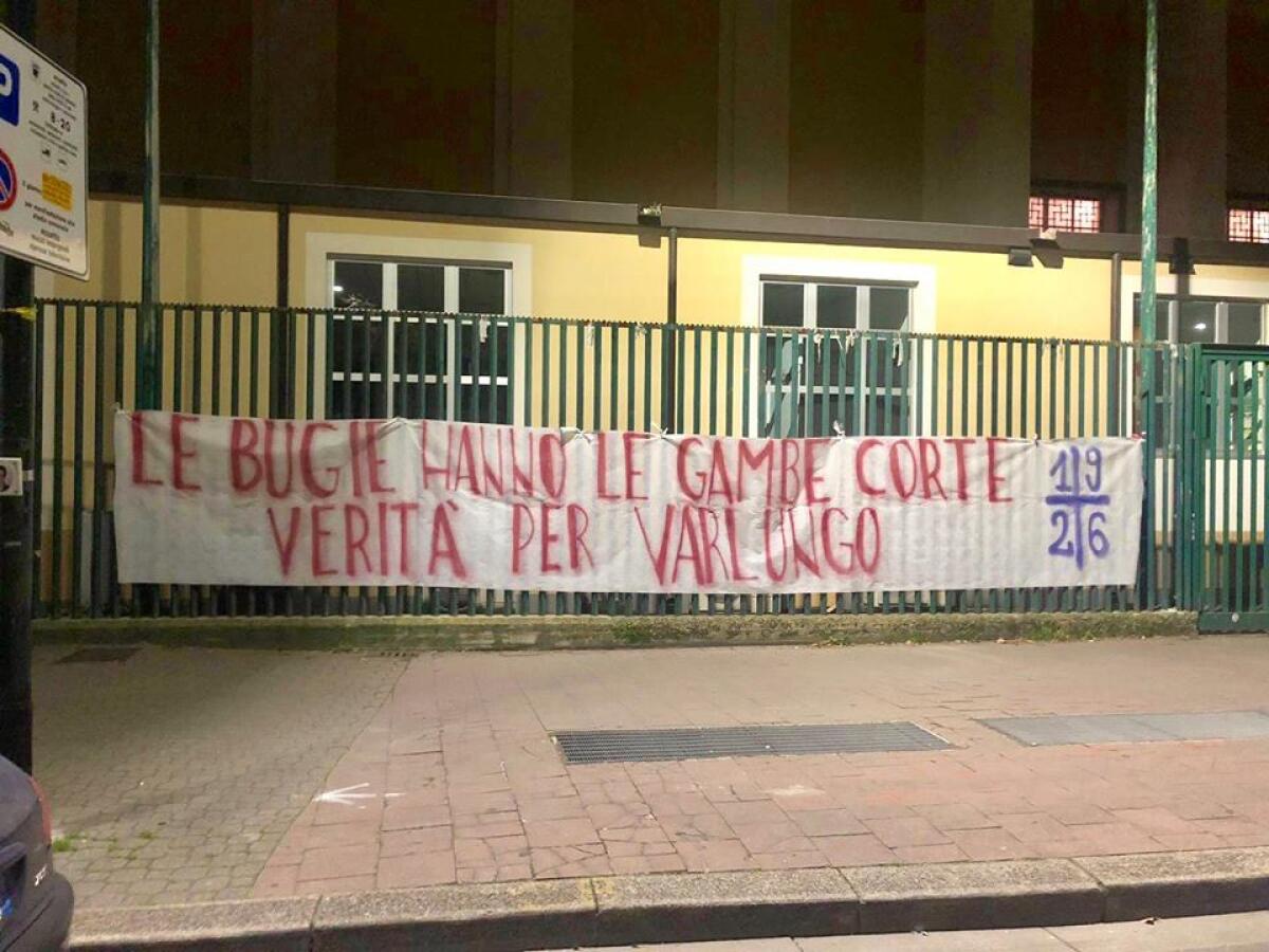 1926: "Le bugie hanno le gambe corte. Verità per Varlungo" I viola solidali con i tifosi atalantini. La foto - 