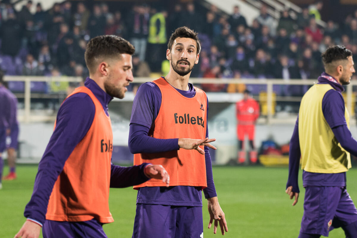 Biraghi ricorda Astori: "Ci sono uomini che non muoiono mai. Facciamo di tutto per renderti orgoglioso" - Firenze, stadio Artemio Franchi. Foto Fiorenzo Sernacchioli. Copyright Labaroviola.com Davide Astori, Biraghi,