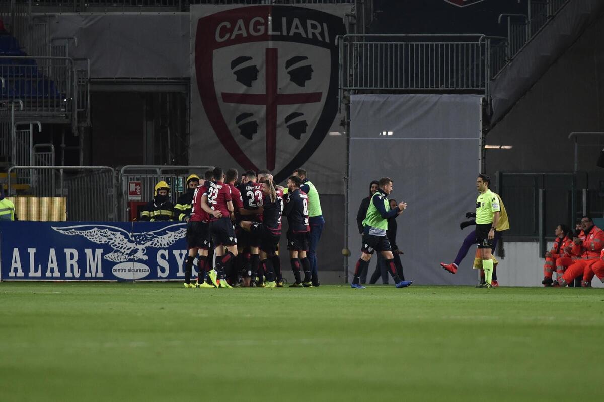 La moviola di Cagliari-Fiorentina, Doveri perfetto nell'annullare i due gol al Cagliari. Lo dice il regolamento - 