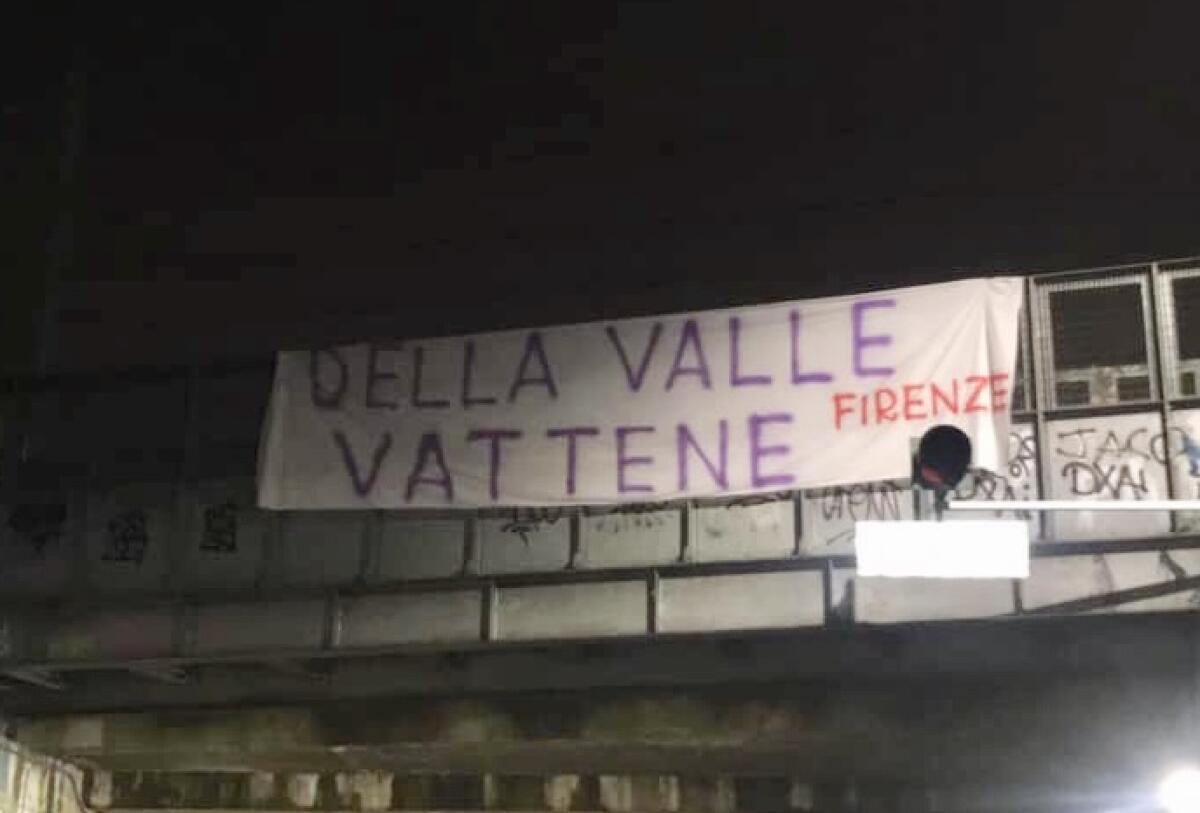 (FOTO), contestazione iniziata: striscioni contro Della Valle a Fi.Sud e zona Fortezza - 