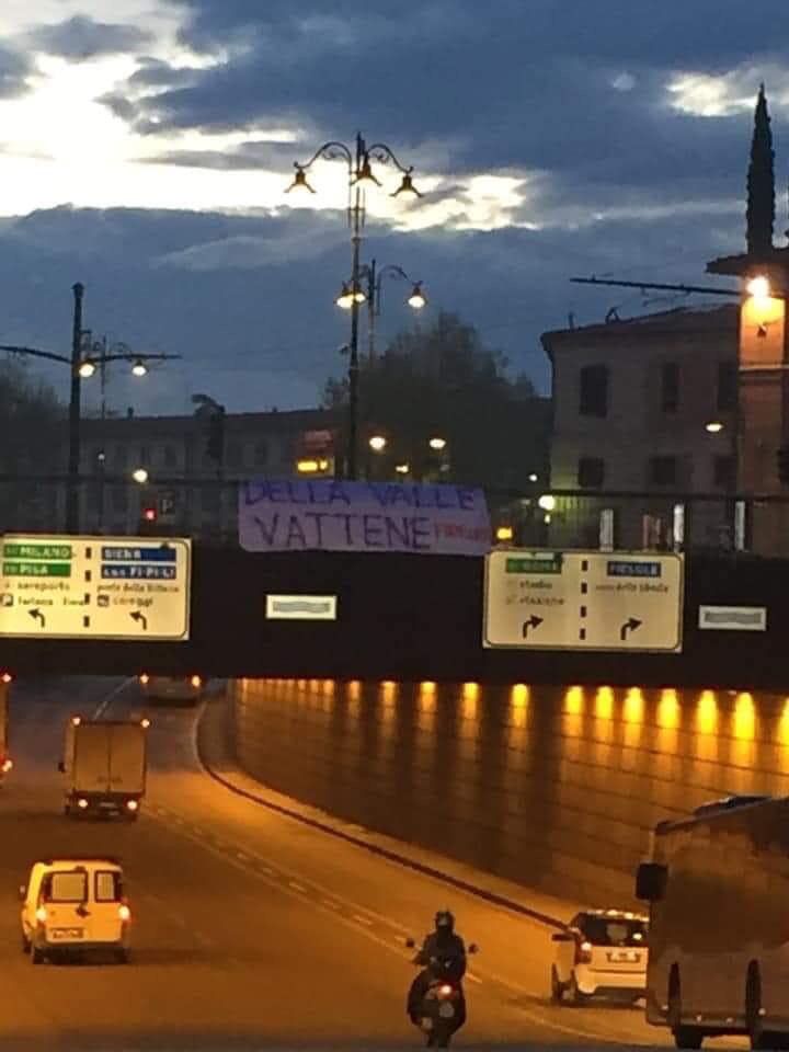 (FOTO), contestazione iniziata: striscioni contro Della Valle a Fi.Sud e zona Fortezza