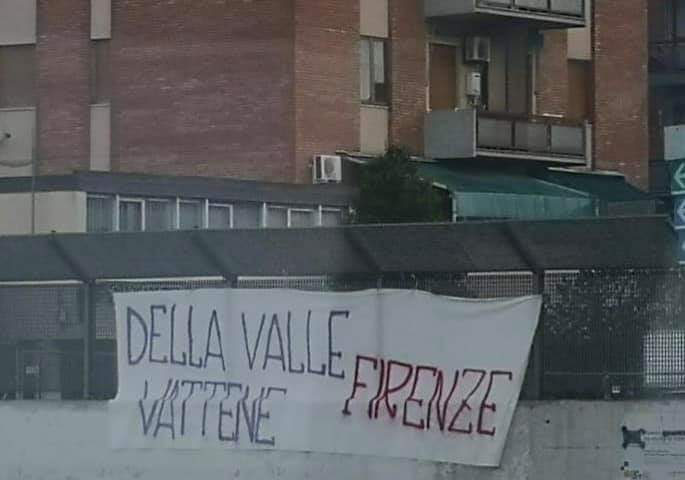 (FOTO), contestazione iniziata: striscioni contro Della Valle a Fi.Sud e zona Fortezza