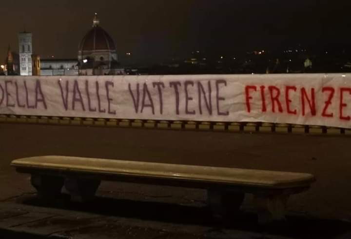 (FOTO), contestazione iniziata: striscioni contro Della Valle a Fi.Sud e zona Fortezza