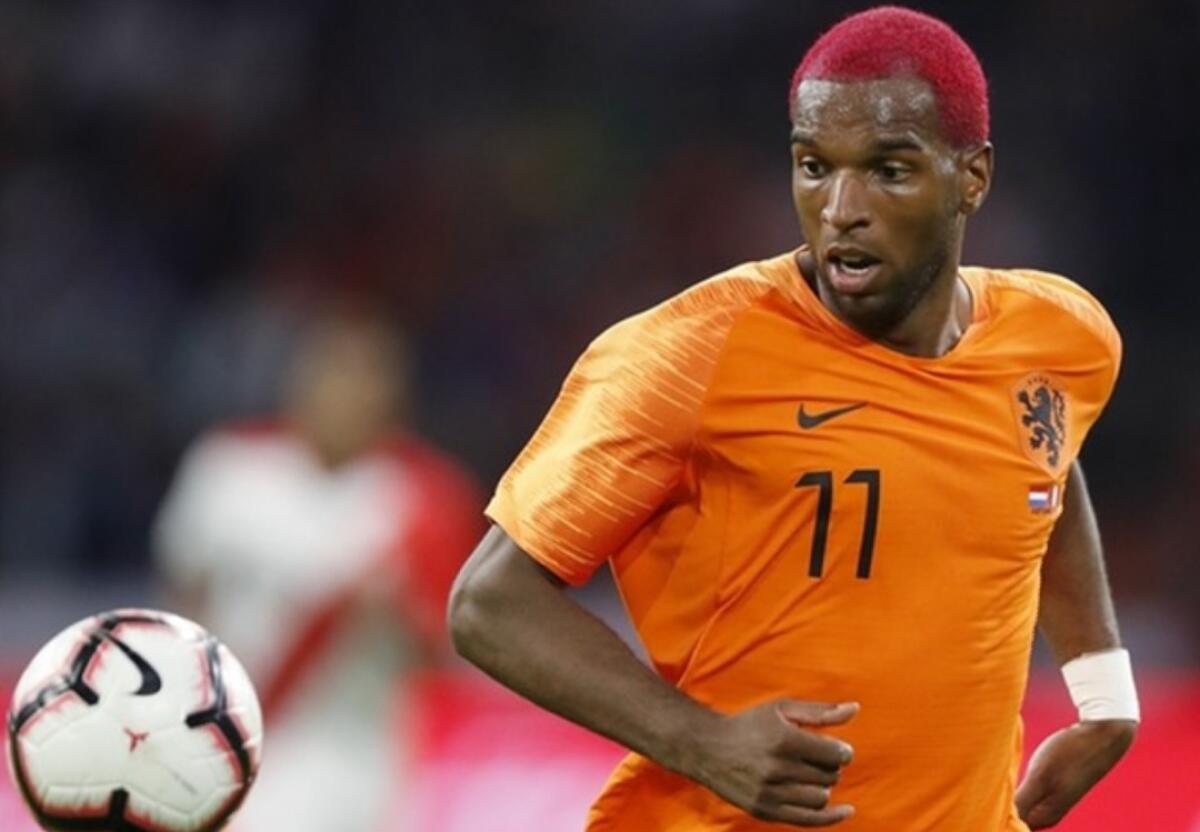 L'attaccante olandese Ryan Babel protrebbe lasciare il Fulham per approdare al Galatasaray - 