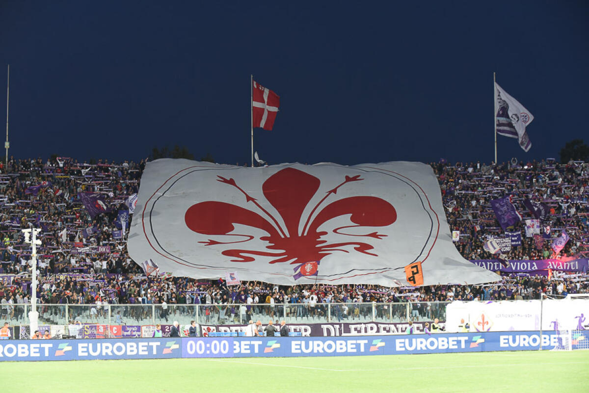 Fiorentina, prezzi agevolati per riempire il Franchi nella sfida decisiva contro il Genoa - Firenze, stadio Artemio Franchi, 26.08.2018, Fiorentina-Chievo, Foto Fiorenzo Sernacchioli. Copyright Labaroviola.com, Curva Fiesole
