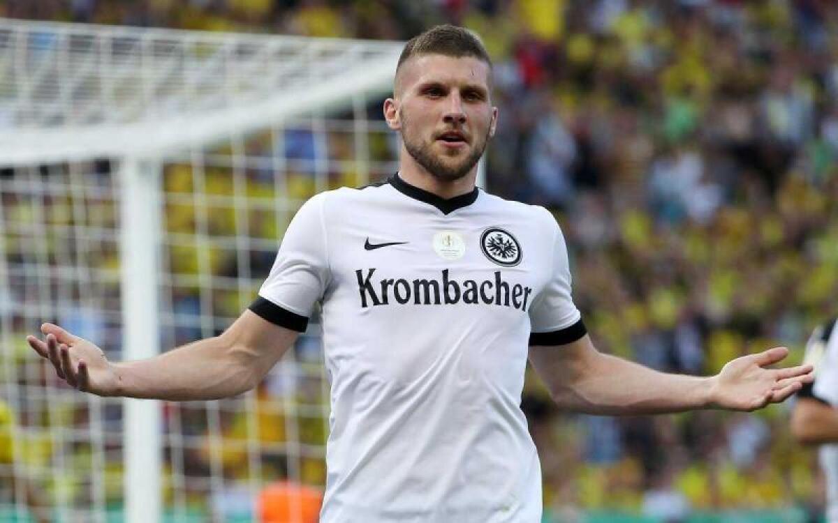DS Eintracht: "Rebic può partire in estate". Tesoretto in arrivo per la Fiorentina? - 