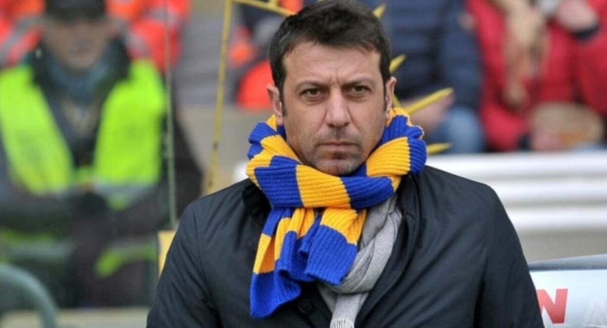 L'allenatore del Parma, Roberto D'Aversa convoca 26 giocatori contro i viola - 