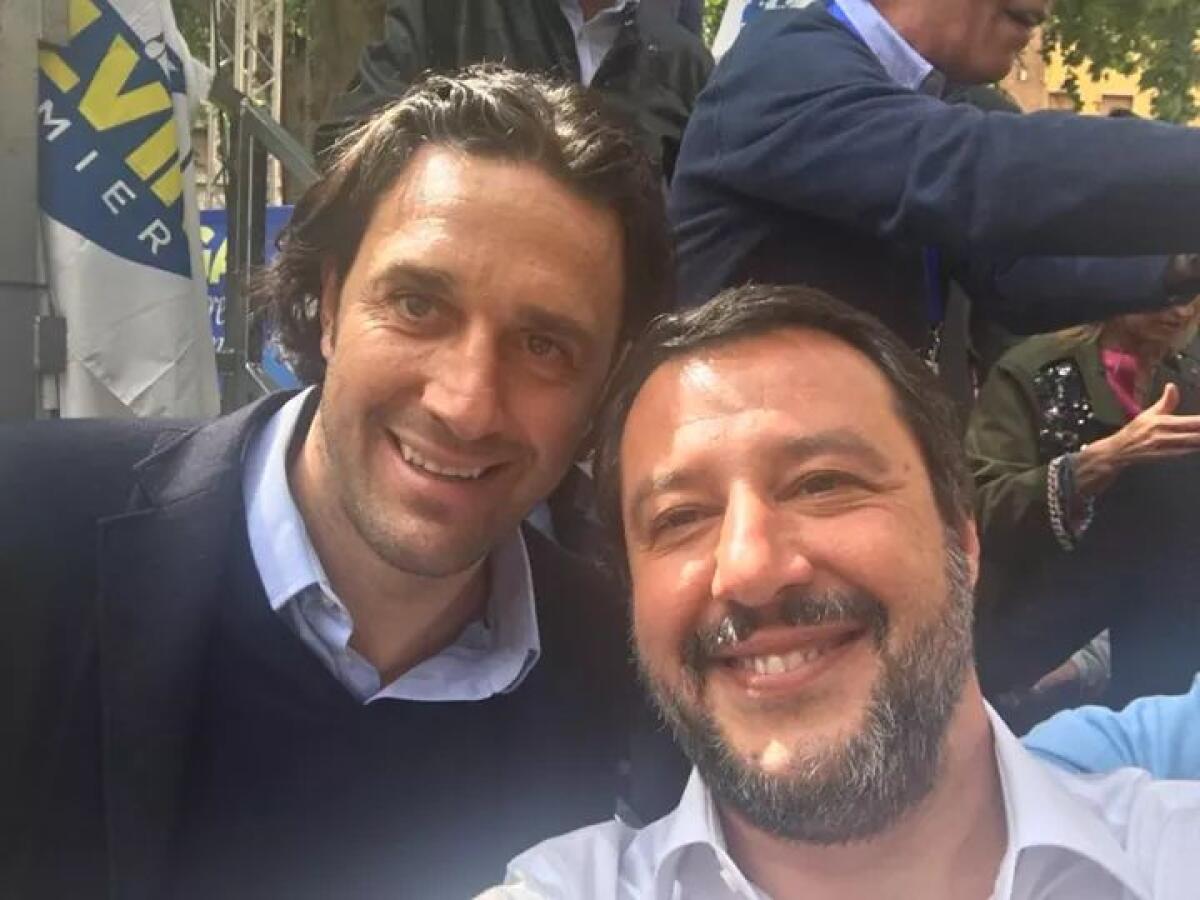 Modena, Luca Toni sul palco al comizio del ministro Salvini. La cronaca - 