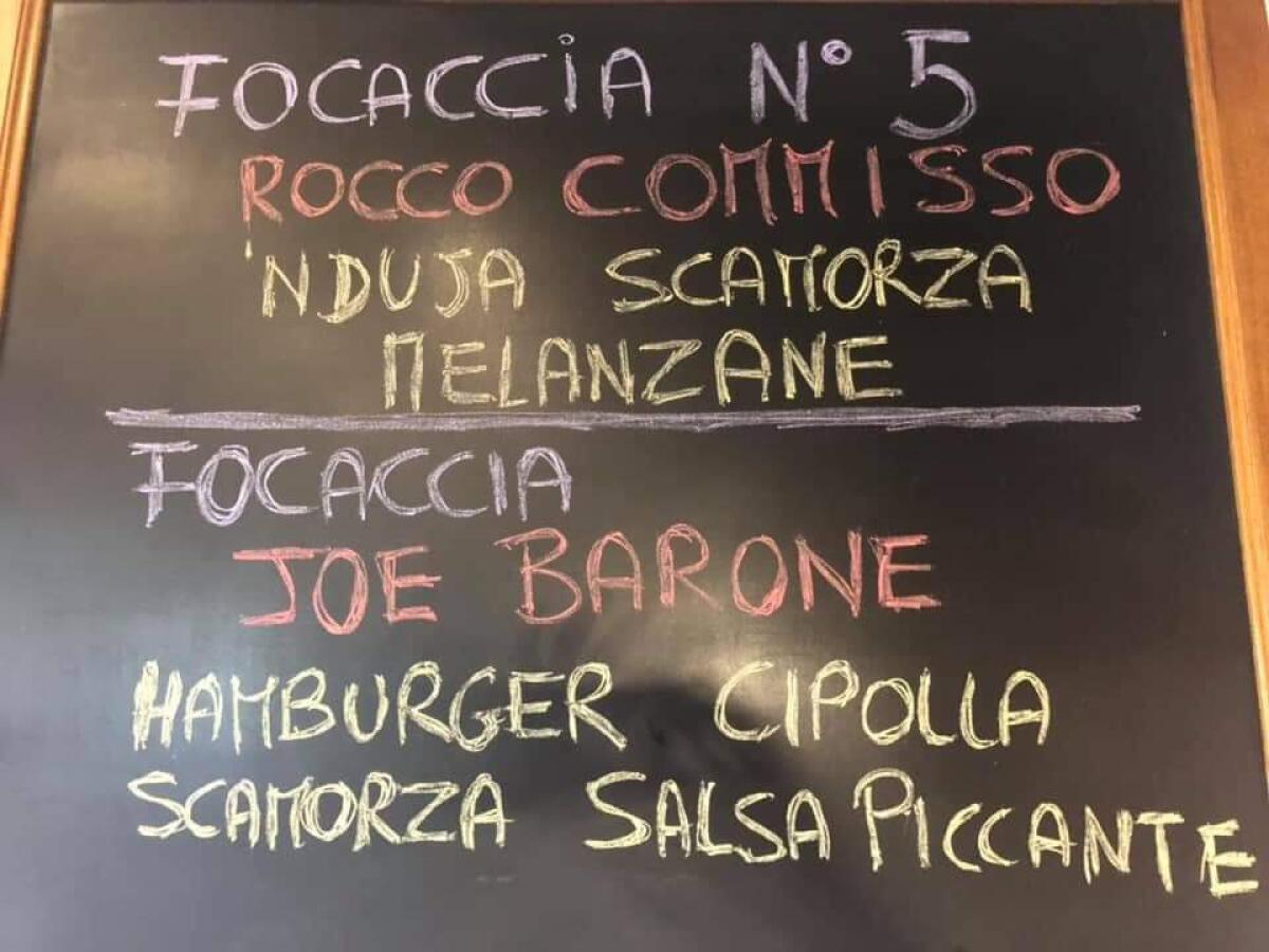 A Firenze è Commisso Mania, nasce la focaccia Commisso e quella con l'hamburger Joe Barone - 
