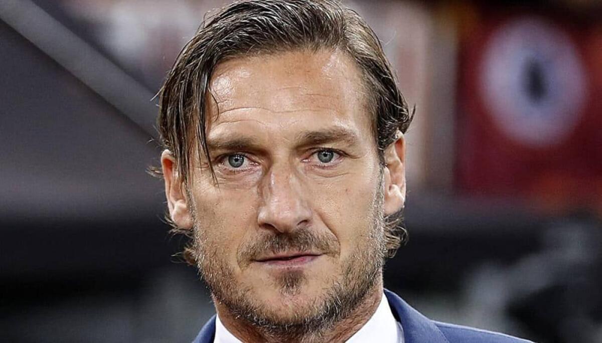 Sky Sport, la Fiorentina ha offerto un ruolo da dirigente a Francesco Totti, i dettagli - 