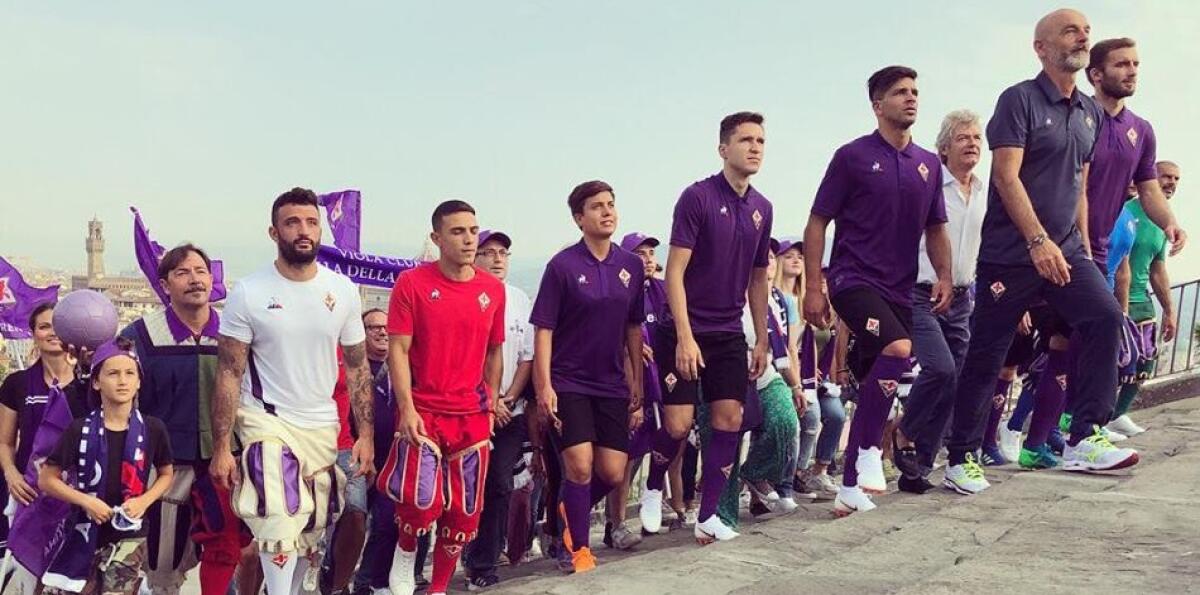 Nuove maglie, ecco i dettagli. Commisso cambierà lo stemma della Fiorentina - 