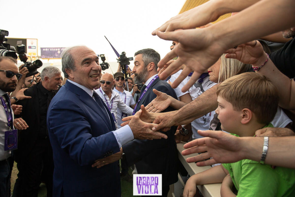 Prezzo troppo alto per la cena? Commisso ha pagato per tutti per non perdere nessun tifoso viola - Firenze, stadio Franchi, 06/06/2019, presentazione Rocco B. Commisso, foto Fiorenzo Sernacchioli. Copyright Labaroviola.com