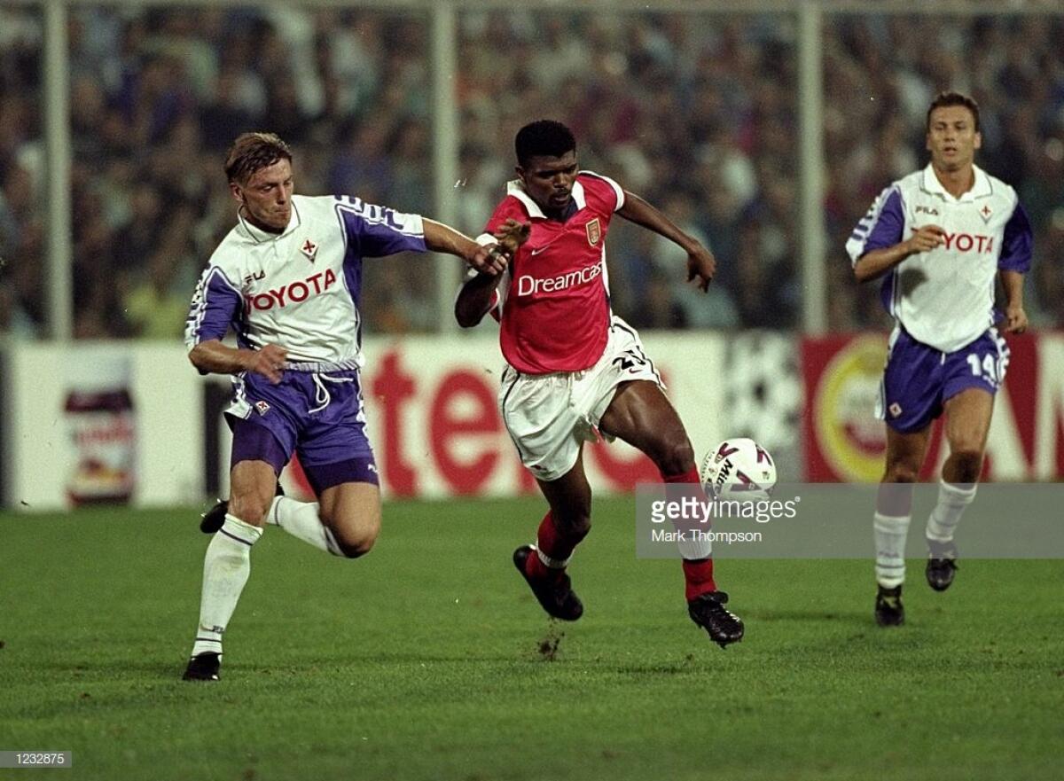 Repka è stato accolto così da altri prigionieri: "Benevenuto all'inferno" e  "Qui morirai" - 14 Sep 1999:  Nwankwo Kanu of Arsenal takes on Thomas Repka of Fiorentina during the UEFA Champions League group B match at the Stadio Communale in Florence, Italy. The game ended goalless.  Mandatory Credit: Mark Thompson /Allsport