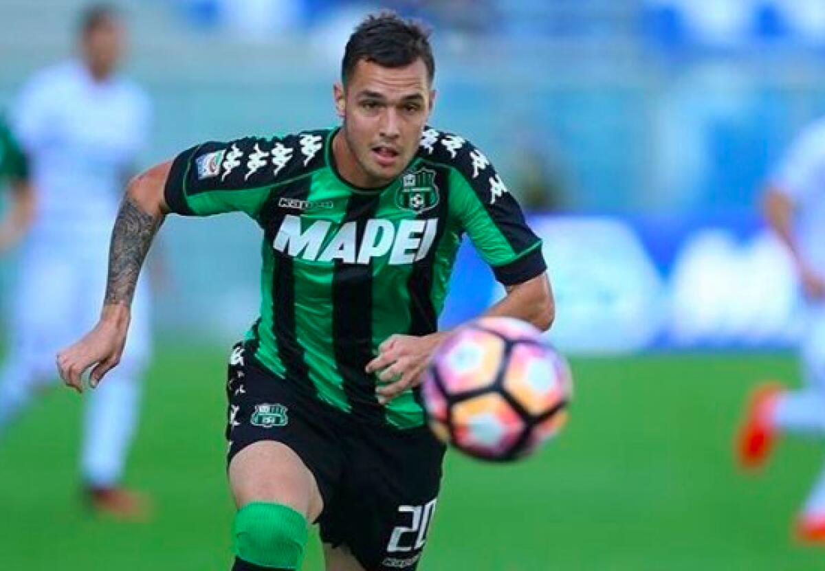 La Nazione, il Sassuolo valuta 20 milioni il terzino Lirola. Operazione difficile della viola - 